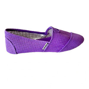 Clubs canvas shoes.  Purple slip on shoes.  Size 7 new without tags.